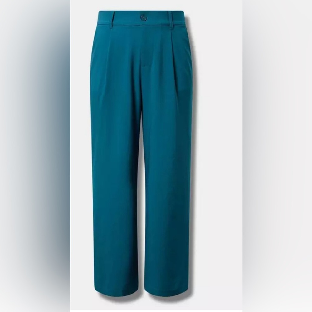 Pre-Loved Torrid Wide Leg Crepe High-Rise Pant Size 3 (22-24)